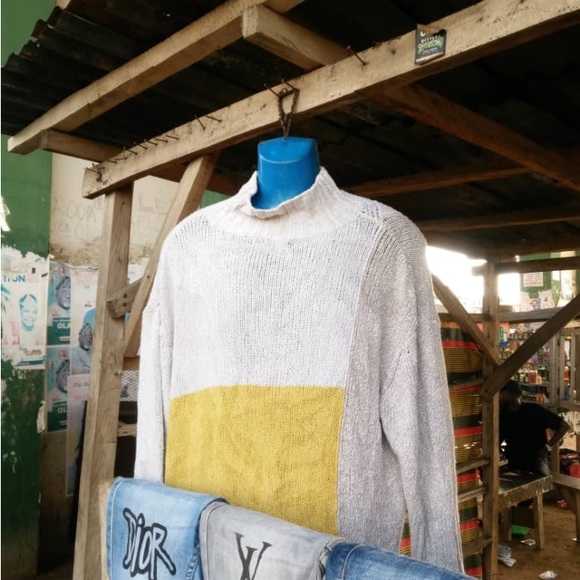 Clothes - Picture 3 of 4